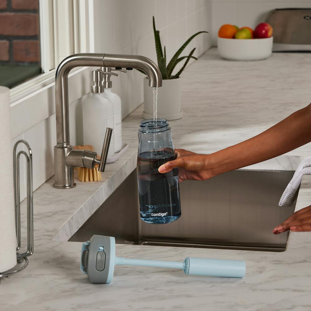 Contigo® Wells Plastic Filter Water Bottle with AUTOSPOUT® Straw Lid, 32 Oz (PE7C)