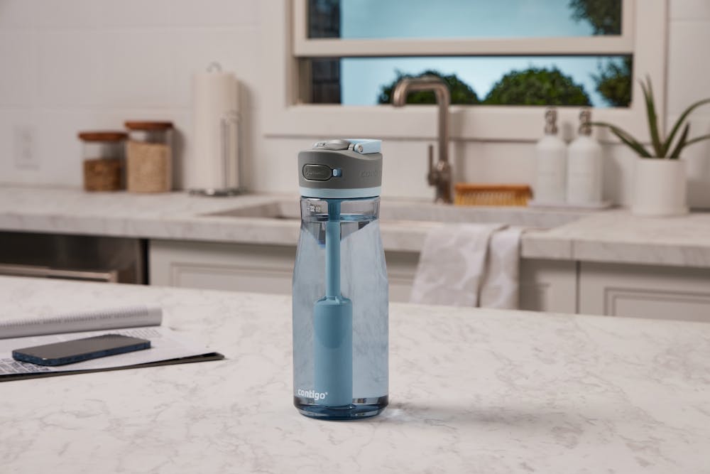 Contigo® Wells Plastic Filter Water Bottle with AUTOSPOUT® Straw Lid, 32 Oz (PE7C)