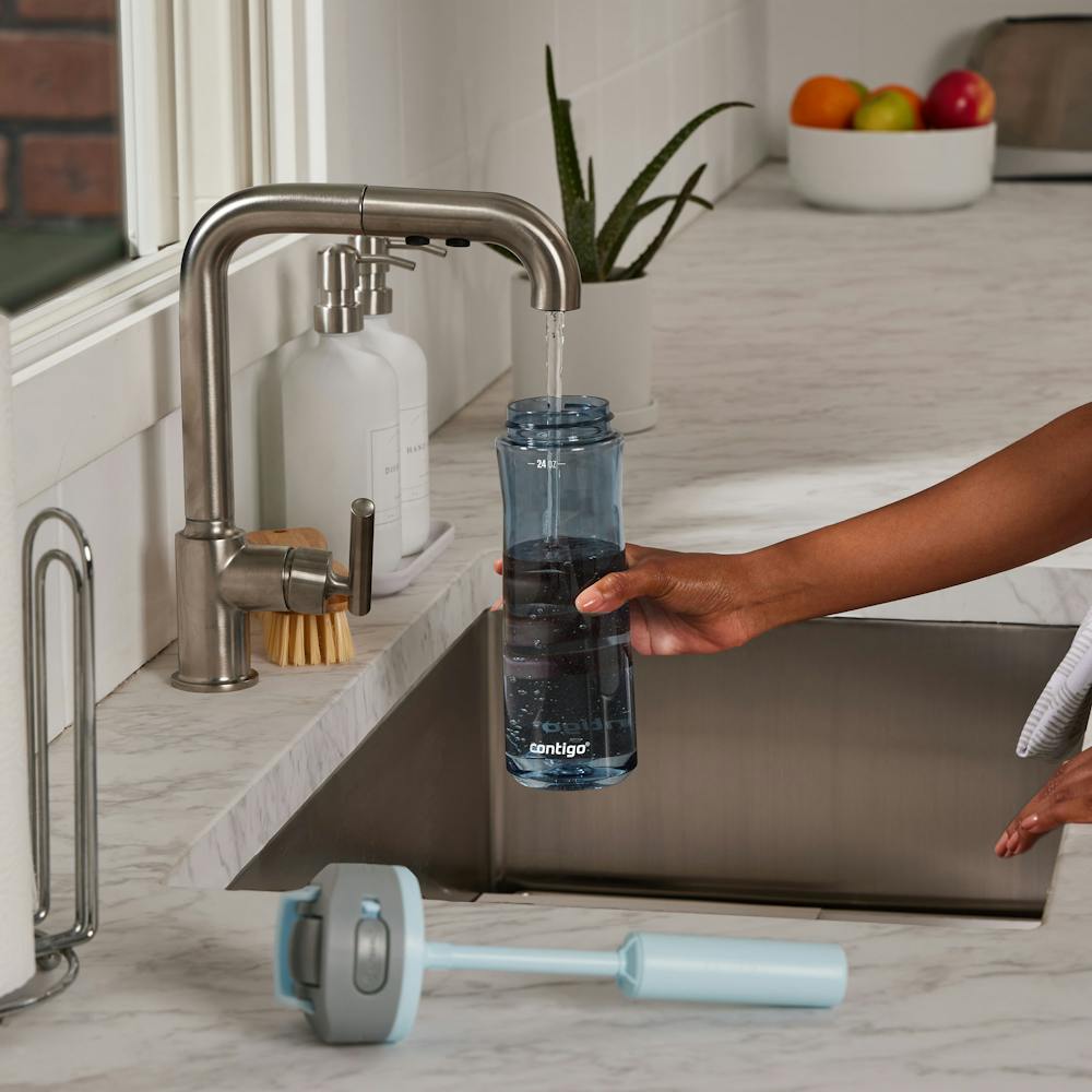 Contigo® Wells Plastic Filter Water Bottle with AUTOSPOUT® Straw Lid and Replacement Filter, 24 Oz (4KPD)