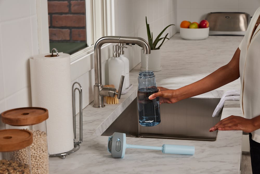Contigo® Wells Plastic Filter Water Bottle with AUTOSPOUT® Straw Lid, 32 Oz (PE7C)